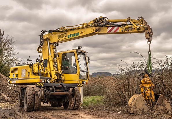 推土机操作技巧及挖掘机培训全解析